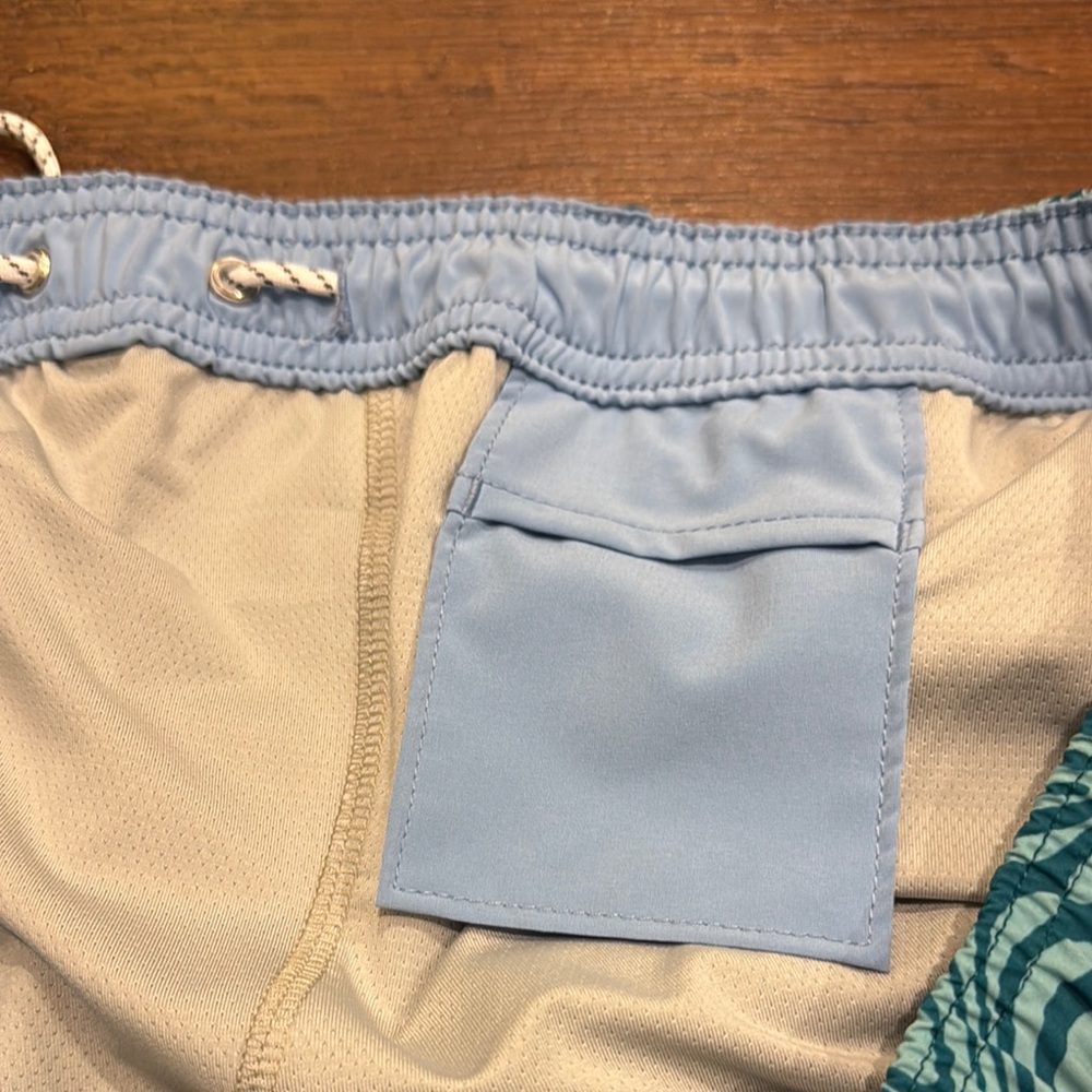 Bonobos NWOT green & Yellow Swim Trunks Tropical Print with Pockets. - Picture 4 of 7